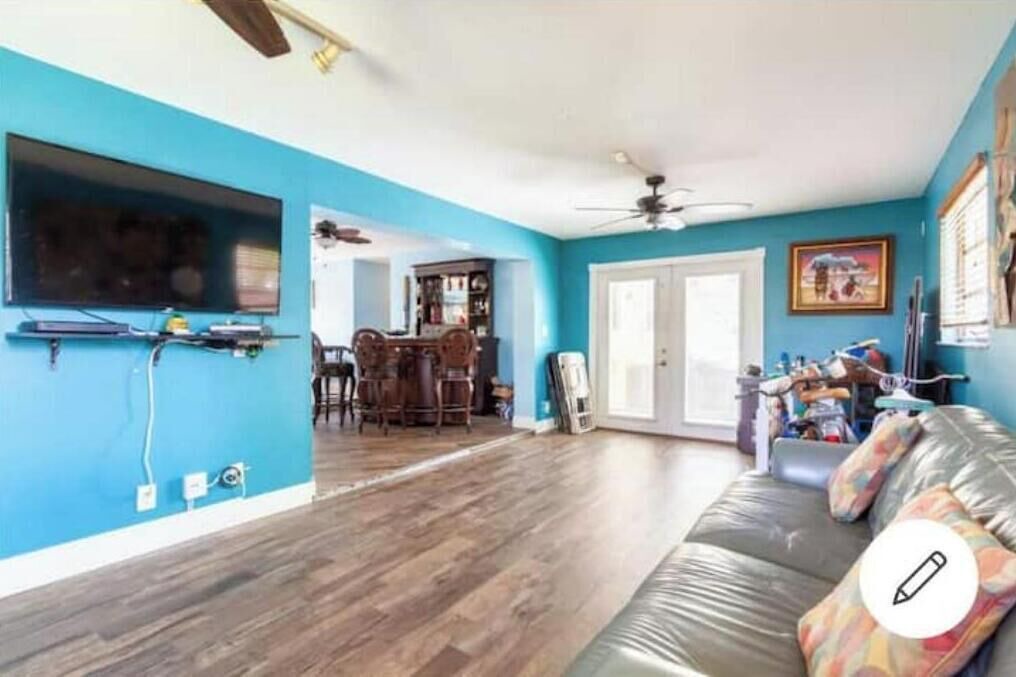 Photo of Livingroom in Golfview Harbor