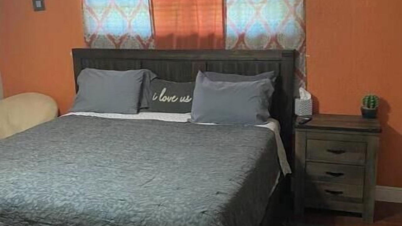 Photo of Bedroom in Golfview Harbor