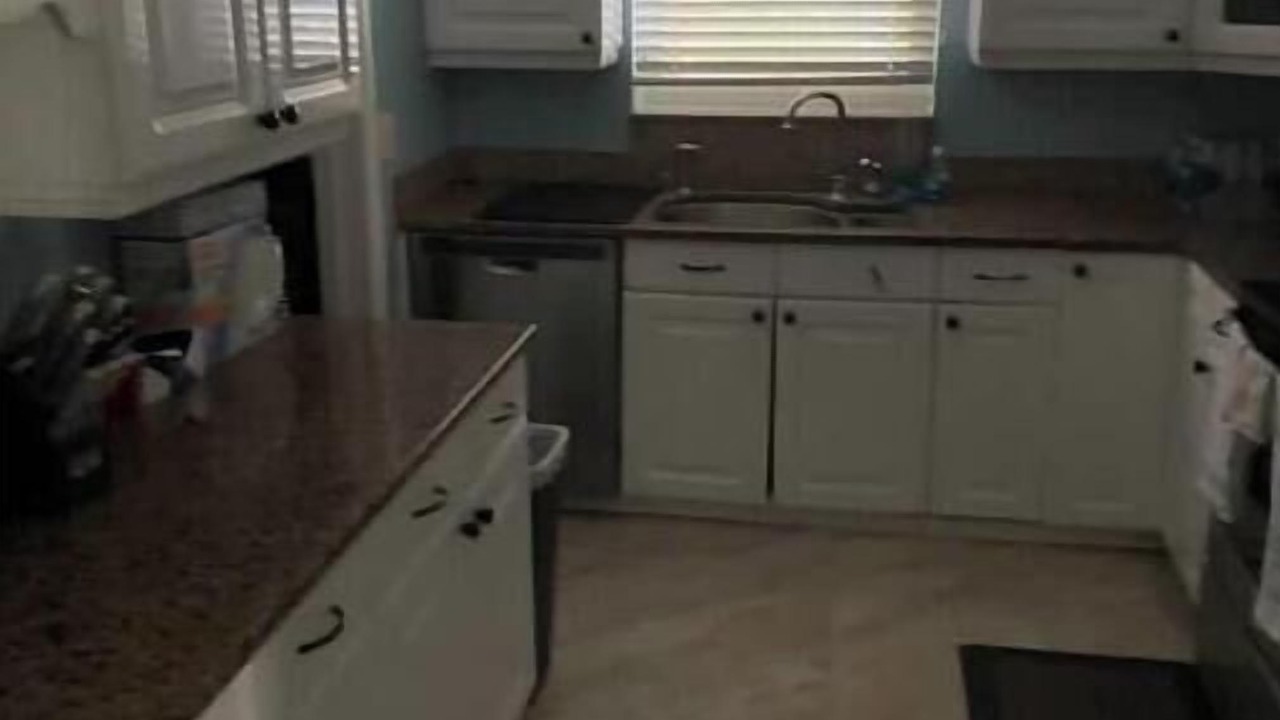 Photo of Kitchen in Golfview Harbor
