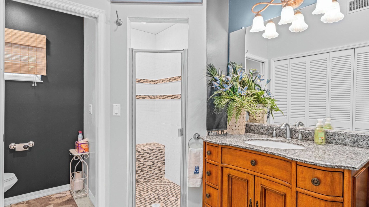 Photo of Bathroom in Caloosahatchee