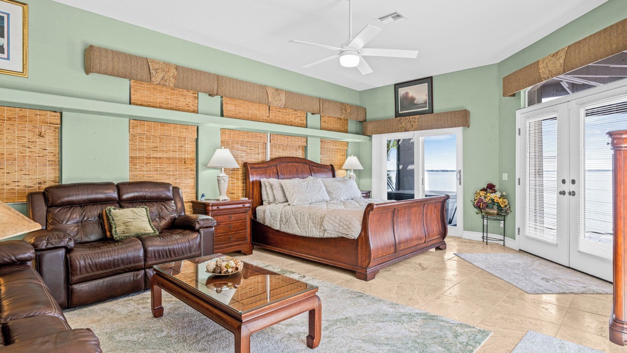 Photo of Livingroom in Caloosahatchee
