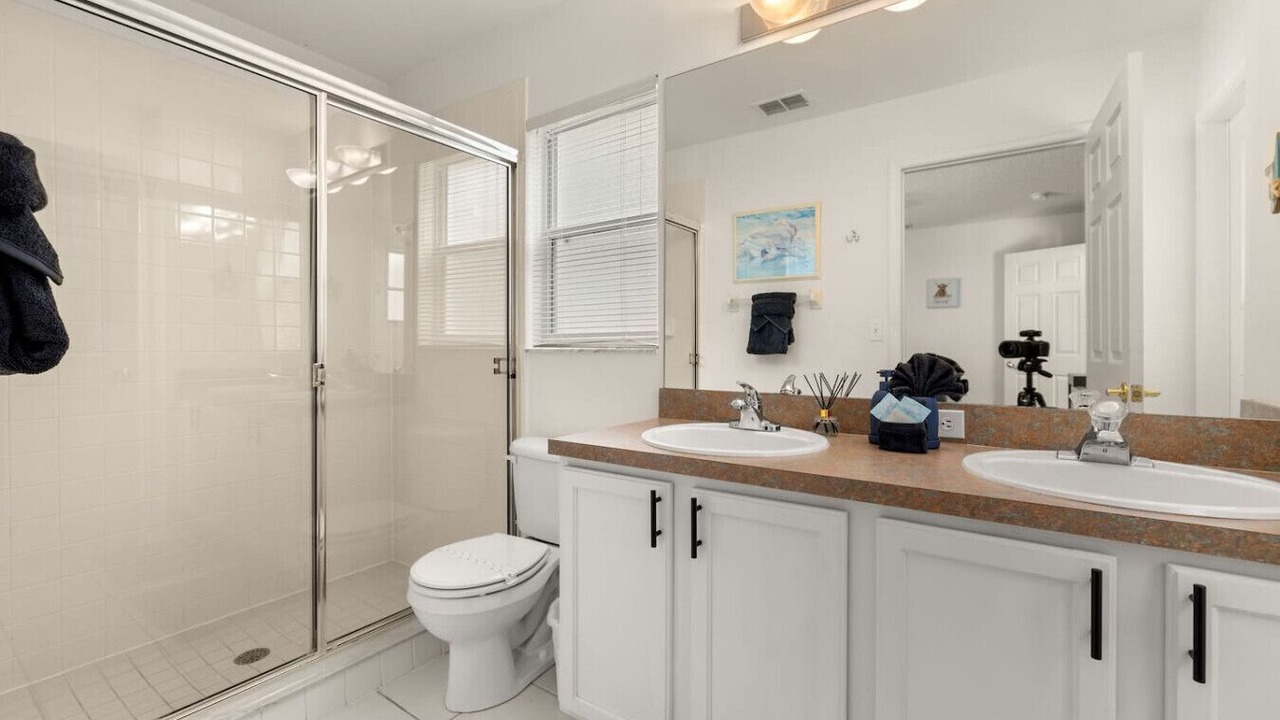 Photo of Bathroom in Thousand Oaks