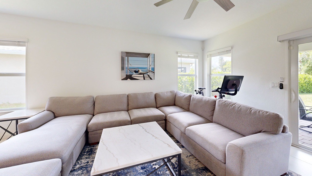 Photo of Livingroom in Stuart