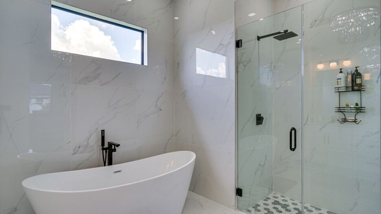 Photo of Bathroom in Diplomat