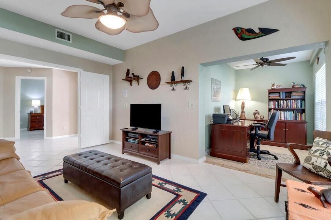 Photo of Livingroom in Naples