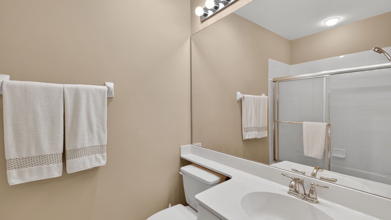 Photo of Bathroom in Tropical Cove