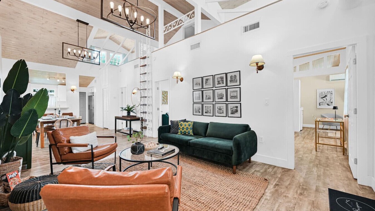 Photo of Livingroom in Northeast Miami