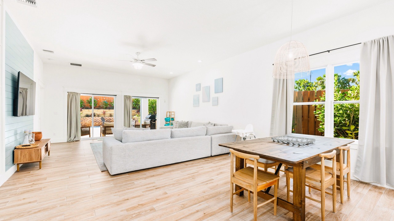 Photo of Livingroom in Jensen Beach