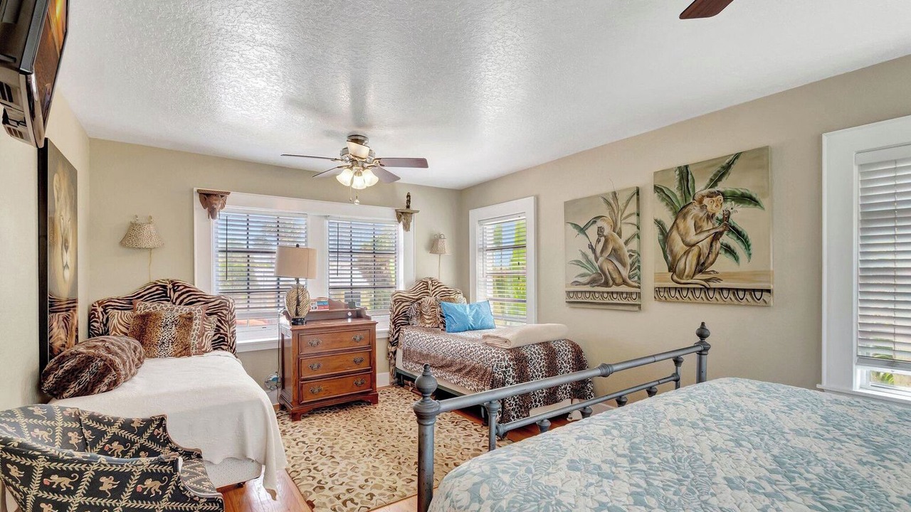 Photo of Bedroom in Old Northwood Historic District