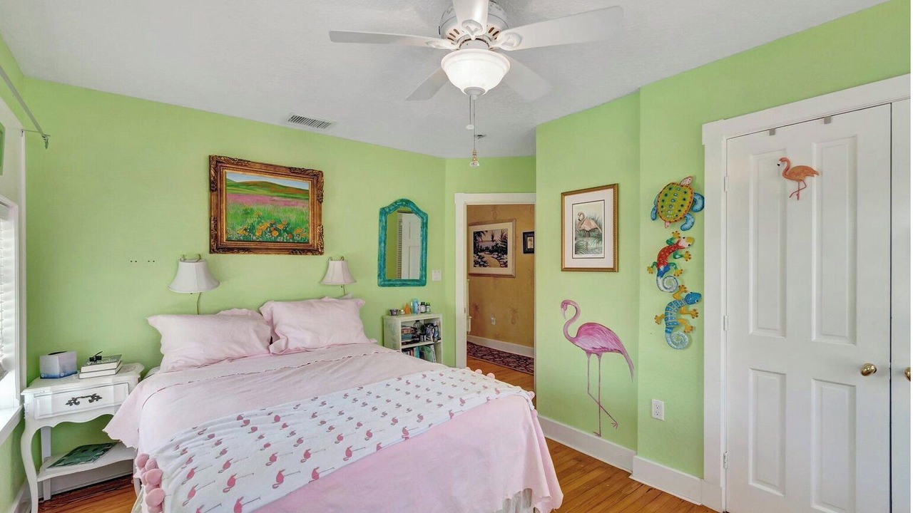 Photo of Bedroom in Old Northwood Historic District