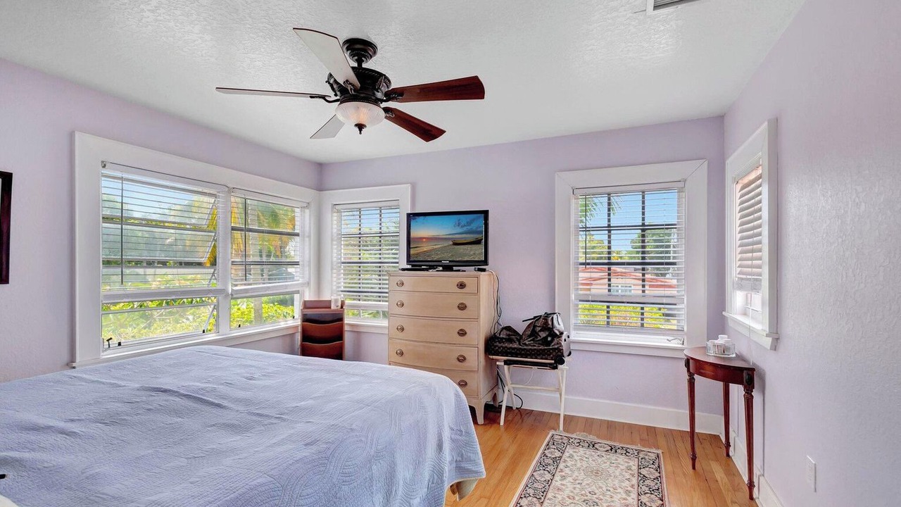 Photo of Bedroom in Old Northwood Historic District