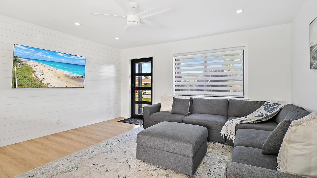 Photo of Livingroom in Palm Beach Gardens