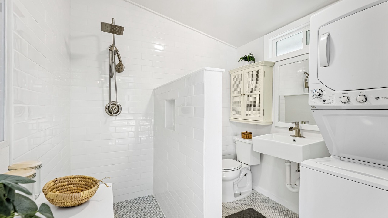 Photo of Bathroom in South Gate Ridge