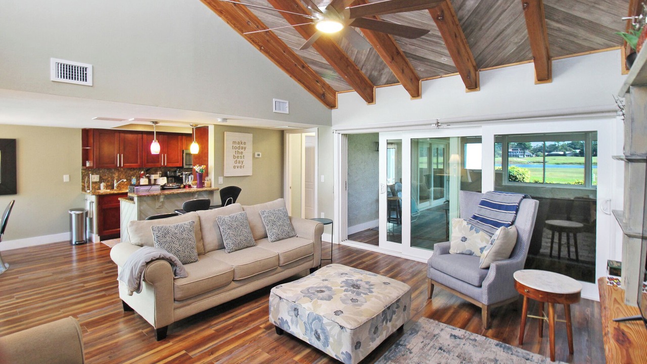 Photo of Livingroom in Trailer Estates