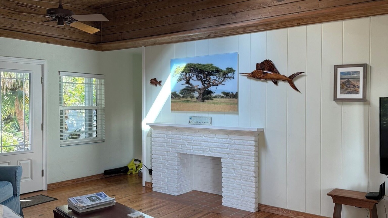 Photo of Livingroom in Central Beach