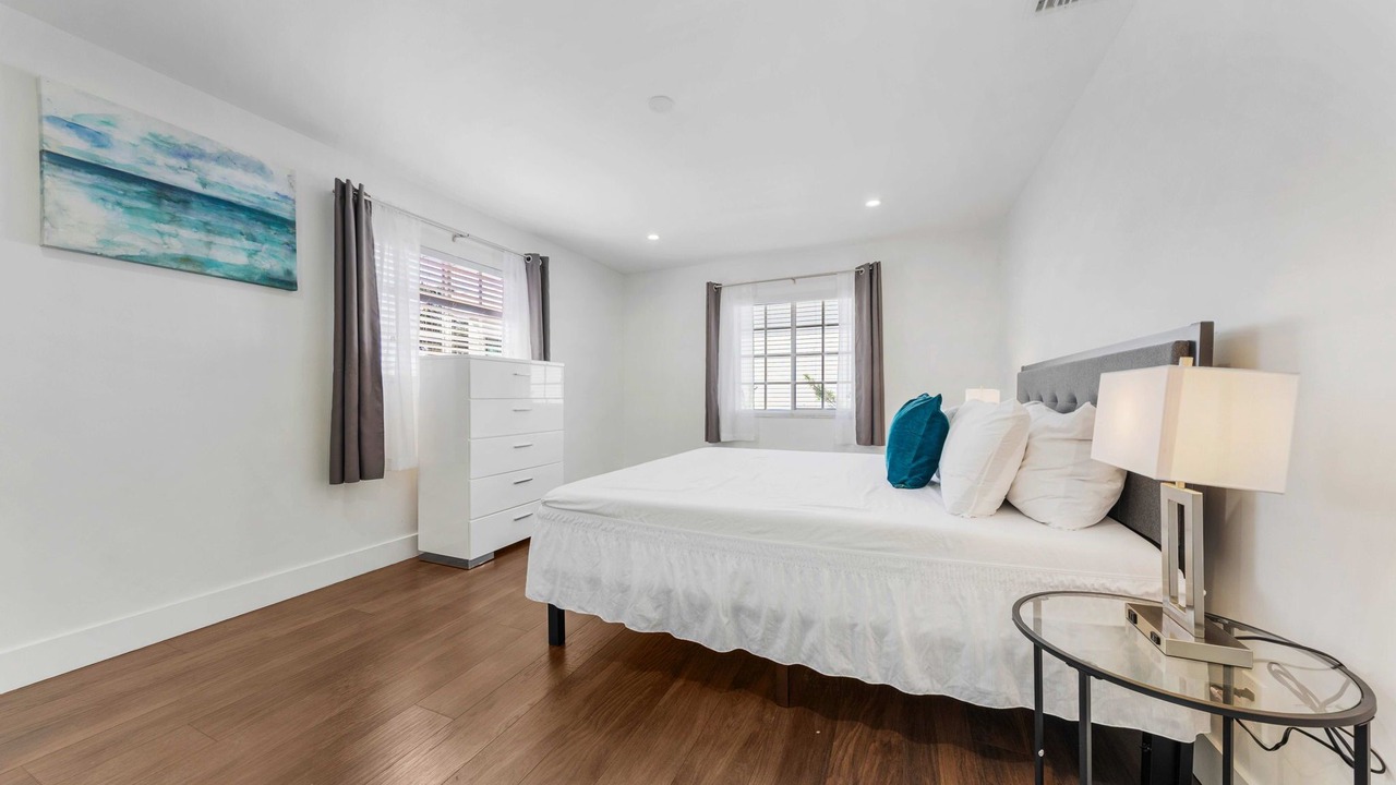 Photo of Bedroom in Downtown Hollywood
