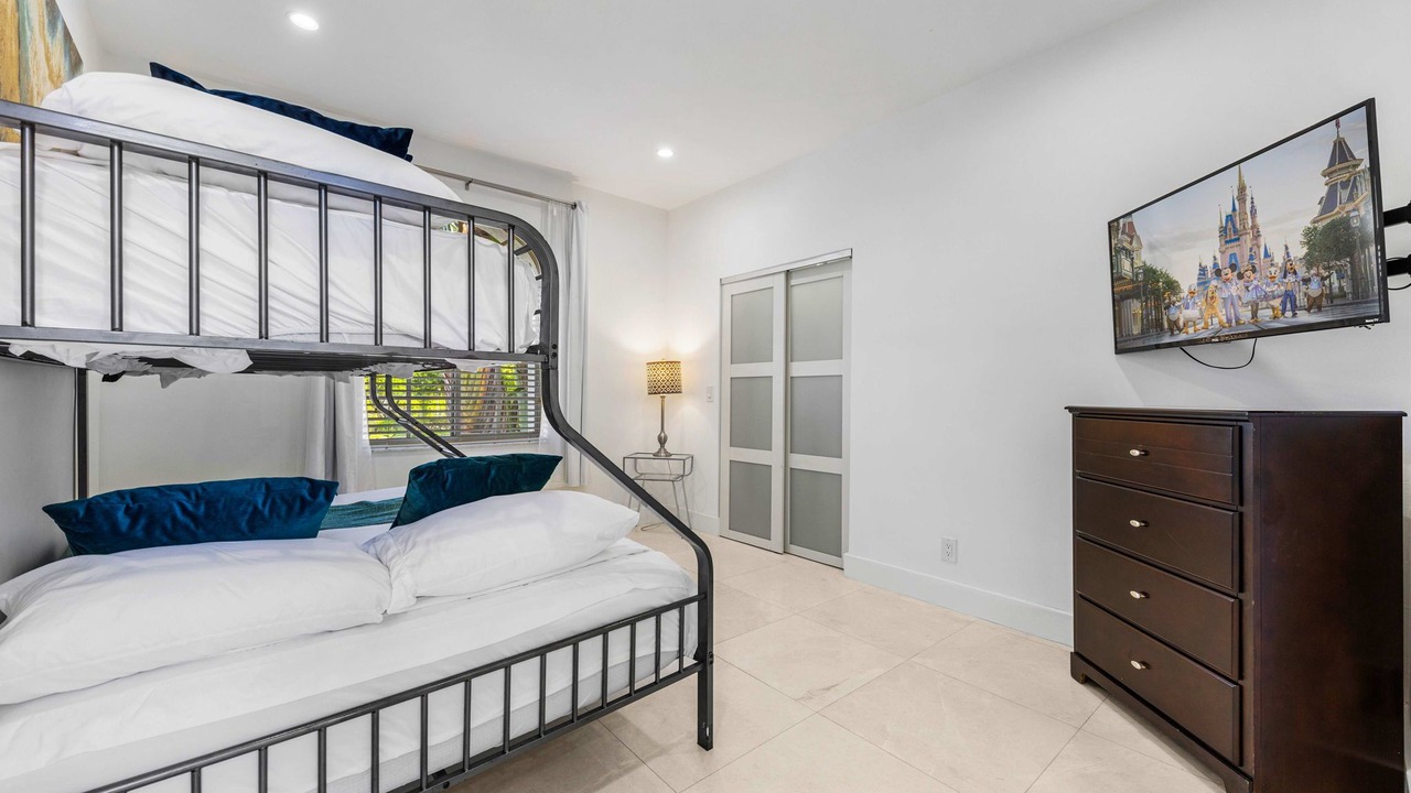 Photo of Bedroom in Downtown Hollywood