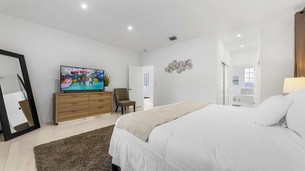 Photo of Bedroom in Downtown Hollywood