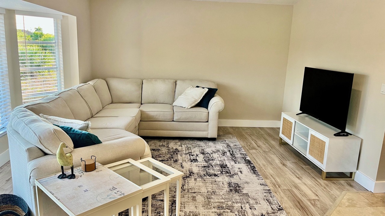 Photo of Livingroom in South Gulf Cove