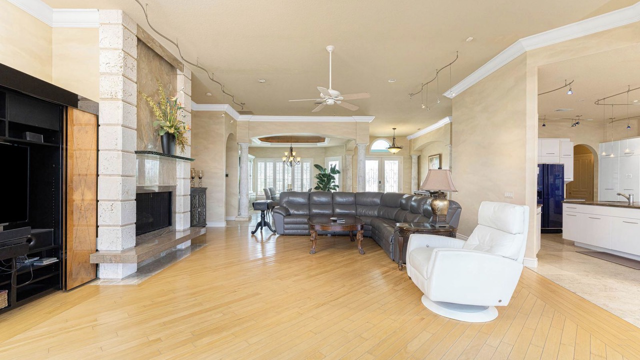 Photo of Livingroom in Englewood