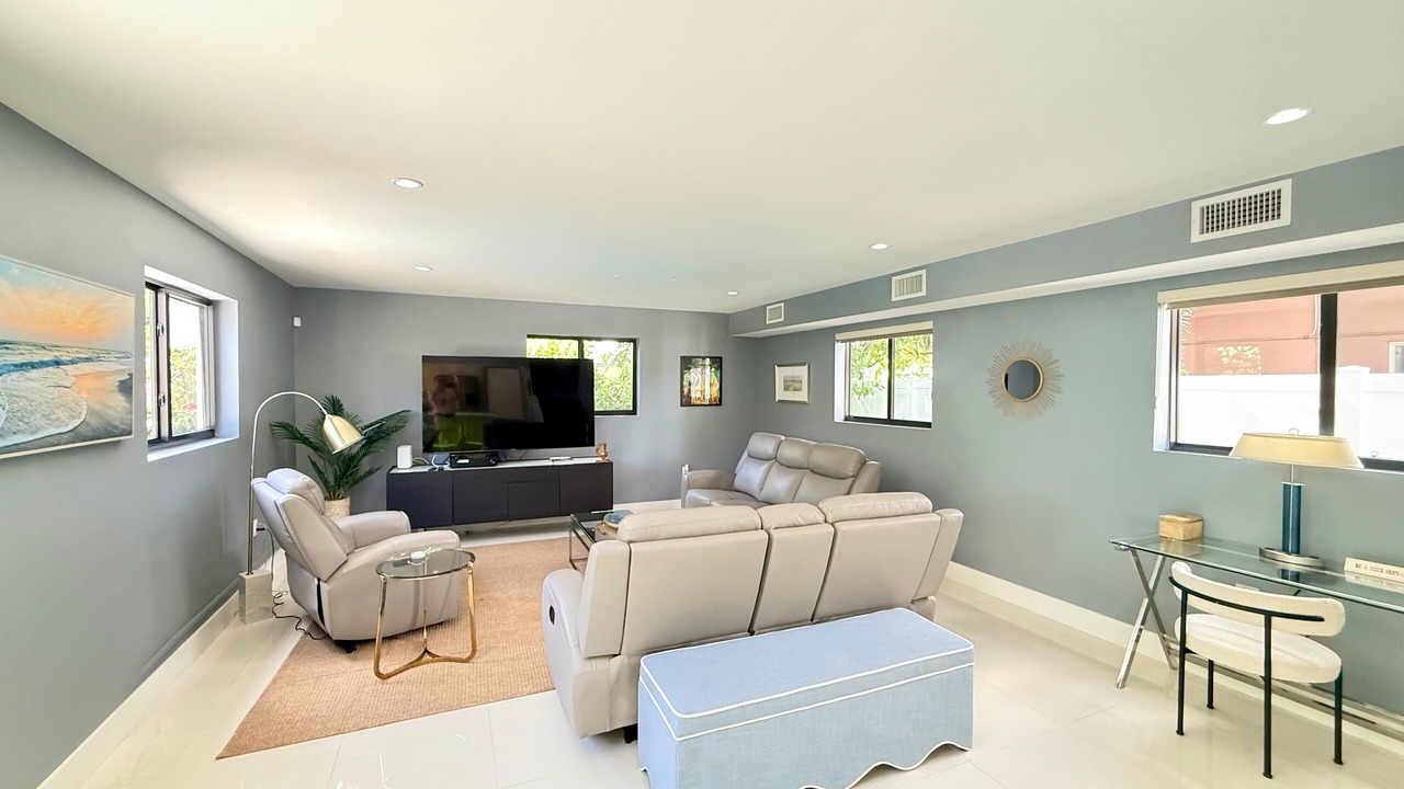 Photo of Livingroom in Wilton Manors