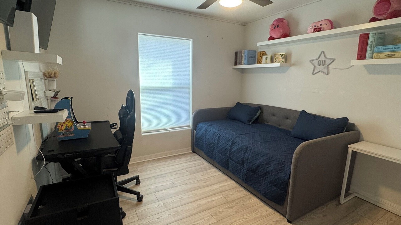 Photo of Bedroom in Historic Downtown Melbourne