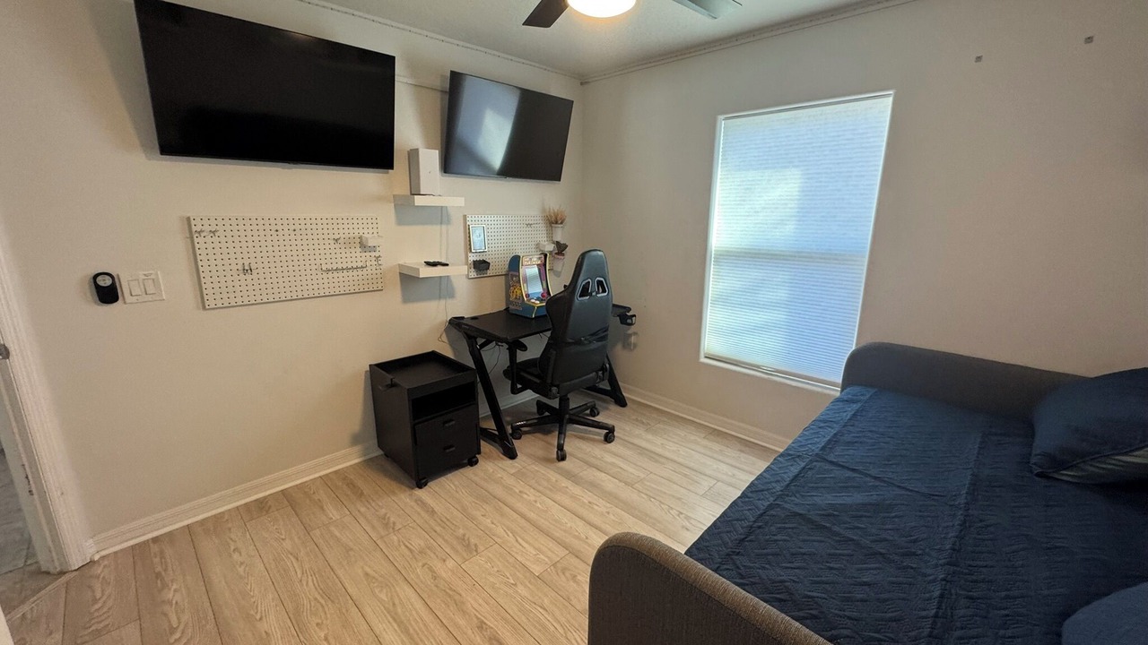 Photo of Bedroom in Historic Downtown Melbourne