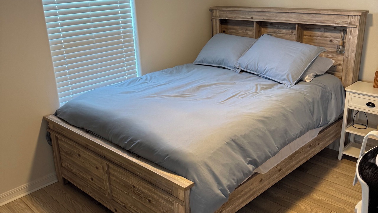 Photo of Bedroom in Historic Downtown Melbourne