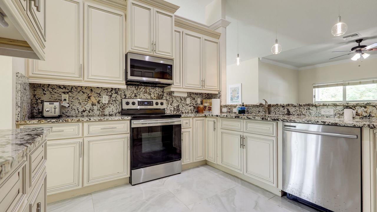 Photo of Kitchen in Hunt Club