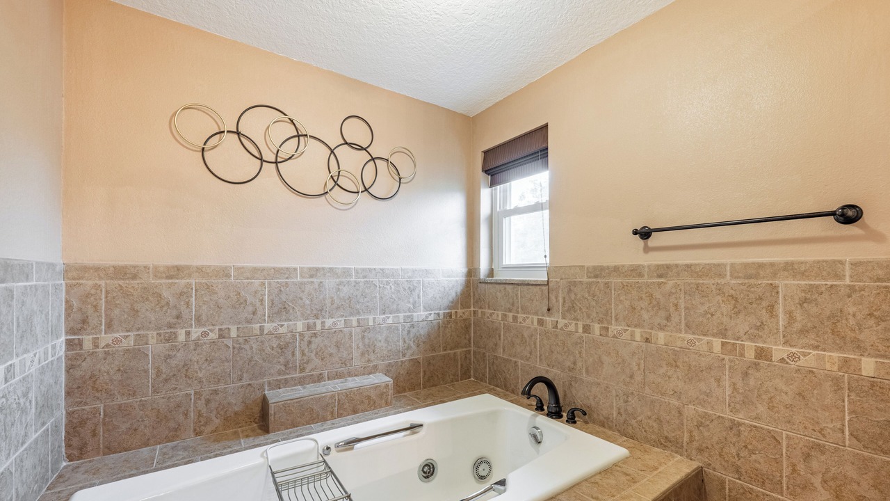 Photo of Bathroom in Lake Magdalene
