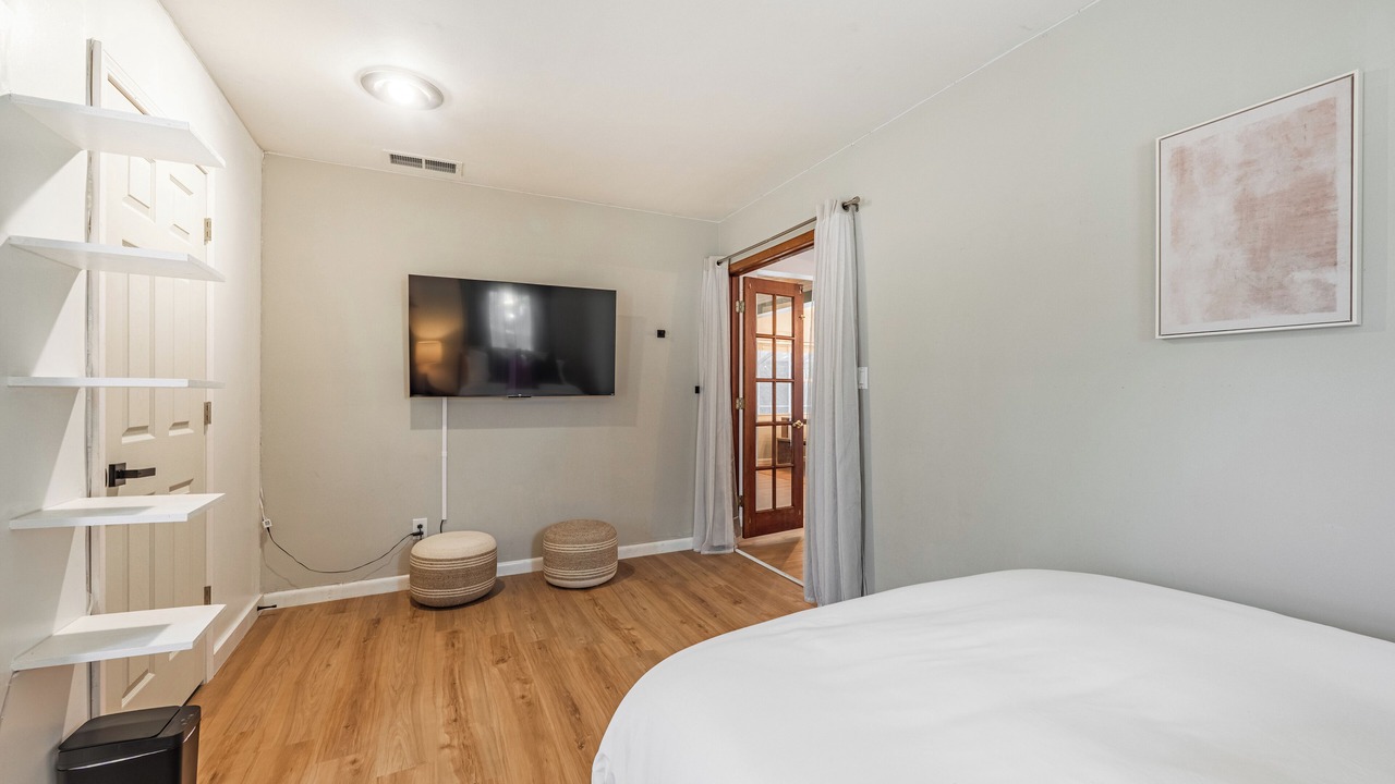 Photo of Bedroom in Lake Magdalene