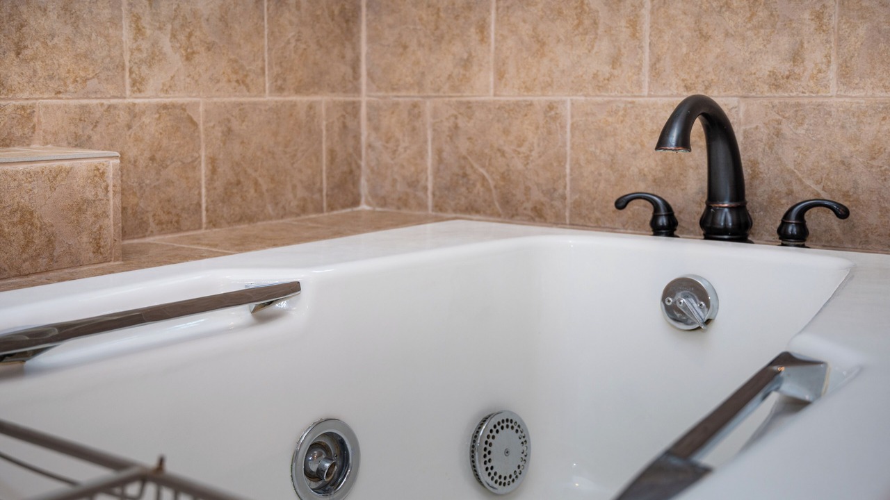 Photo of Bathroom in Lake Magdalene