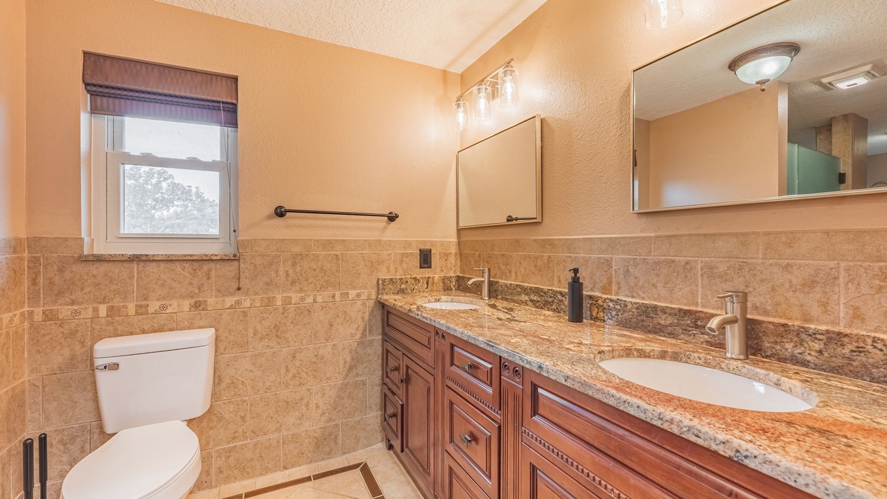 Photo of Bathroom in Lake Magdalene