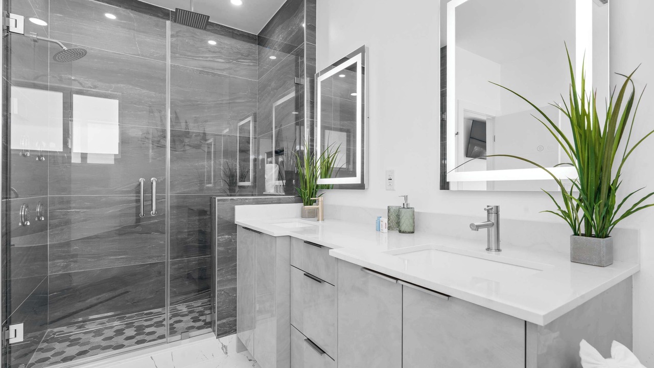 Photo of Bathroom in Marathon