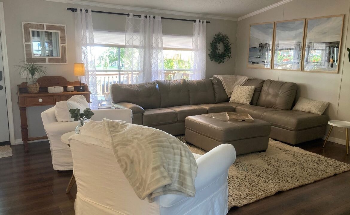 Photo of Livingroom in Buckhead Ridge
