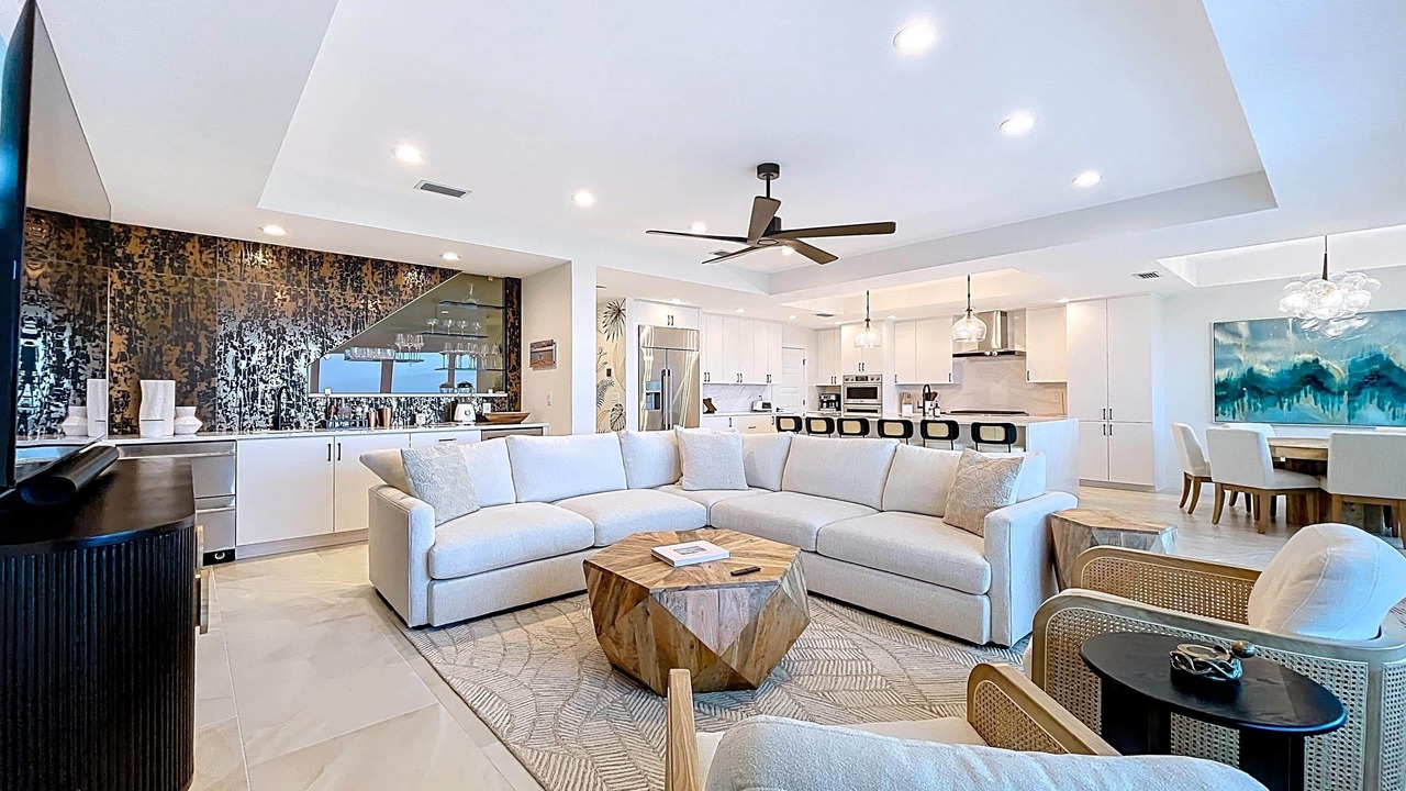 Photo of Livingroom in Treasure Island