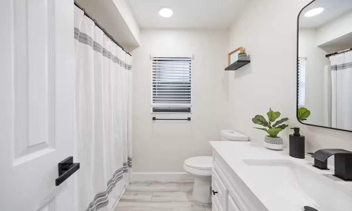 Photo of Bathroom in Lakeland