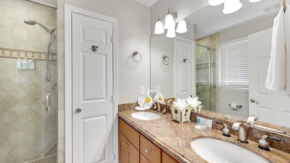 Photo of Bathroom in Marathon