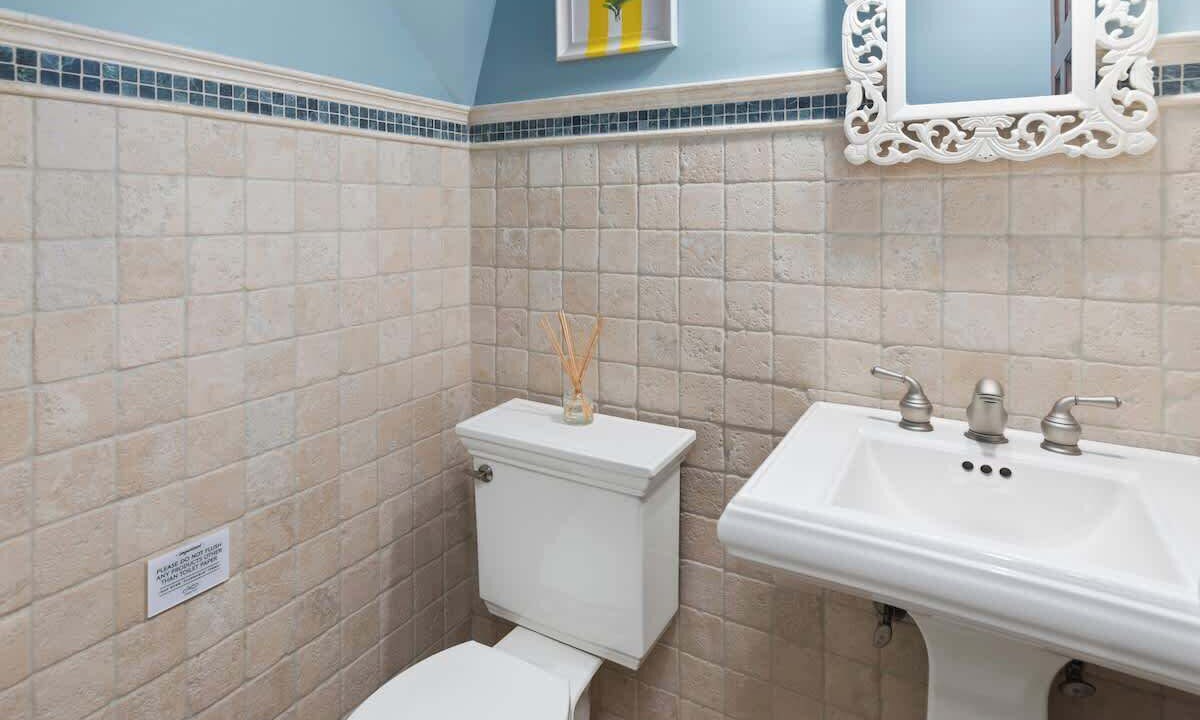 Photo of Bathroom in Admiral Estates