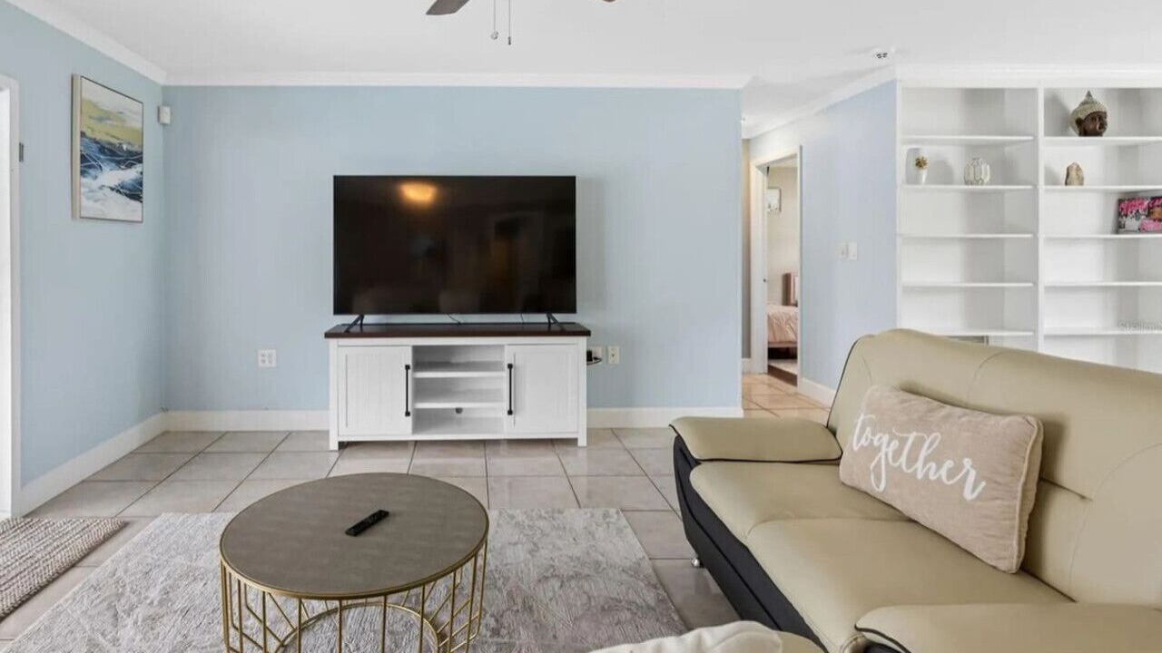 Photo of Livingroom in Greenbrook Estates