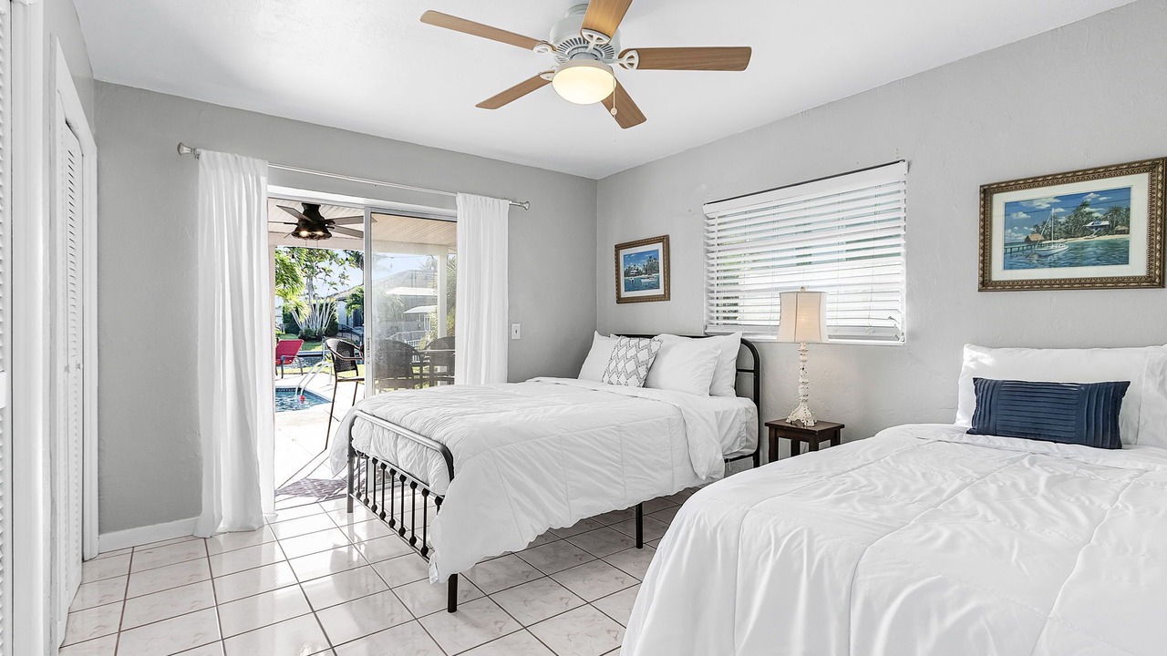 Photo of Bedroom in Yacht Club