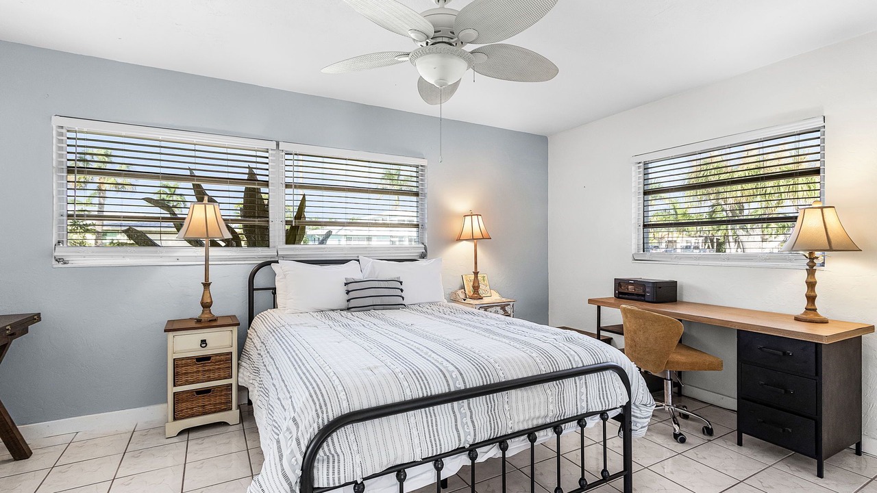 Photo of Bedroom in Yacht Club
