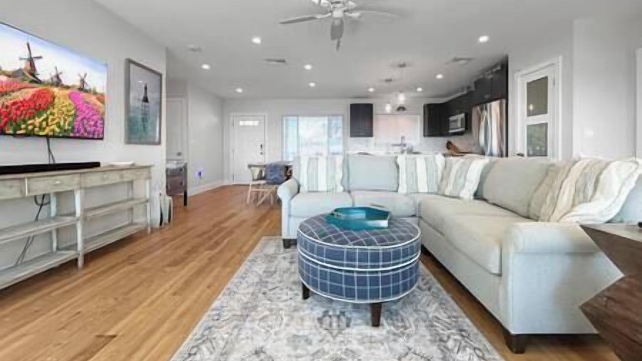 Photo of Livingroom in Sebring Shores