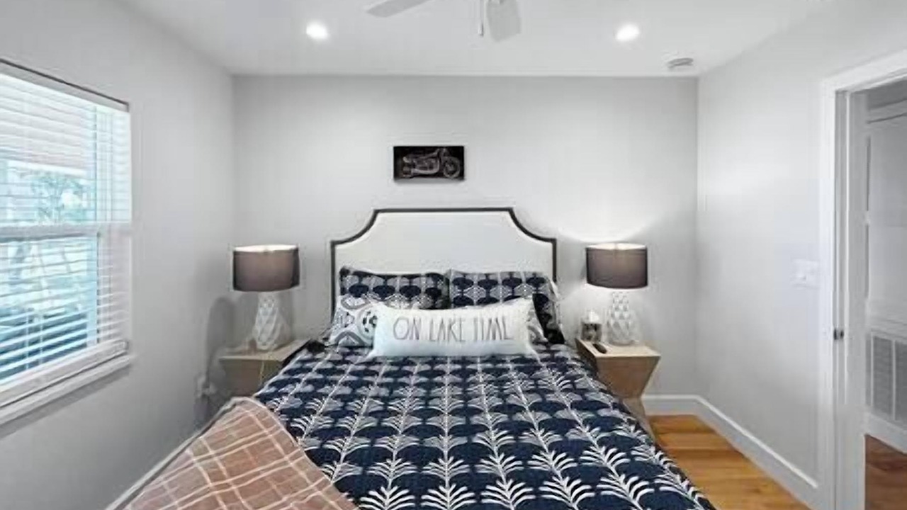Photo of Bedroom in Sebring Shores