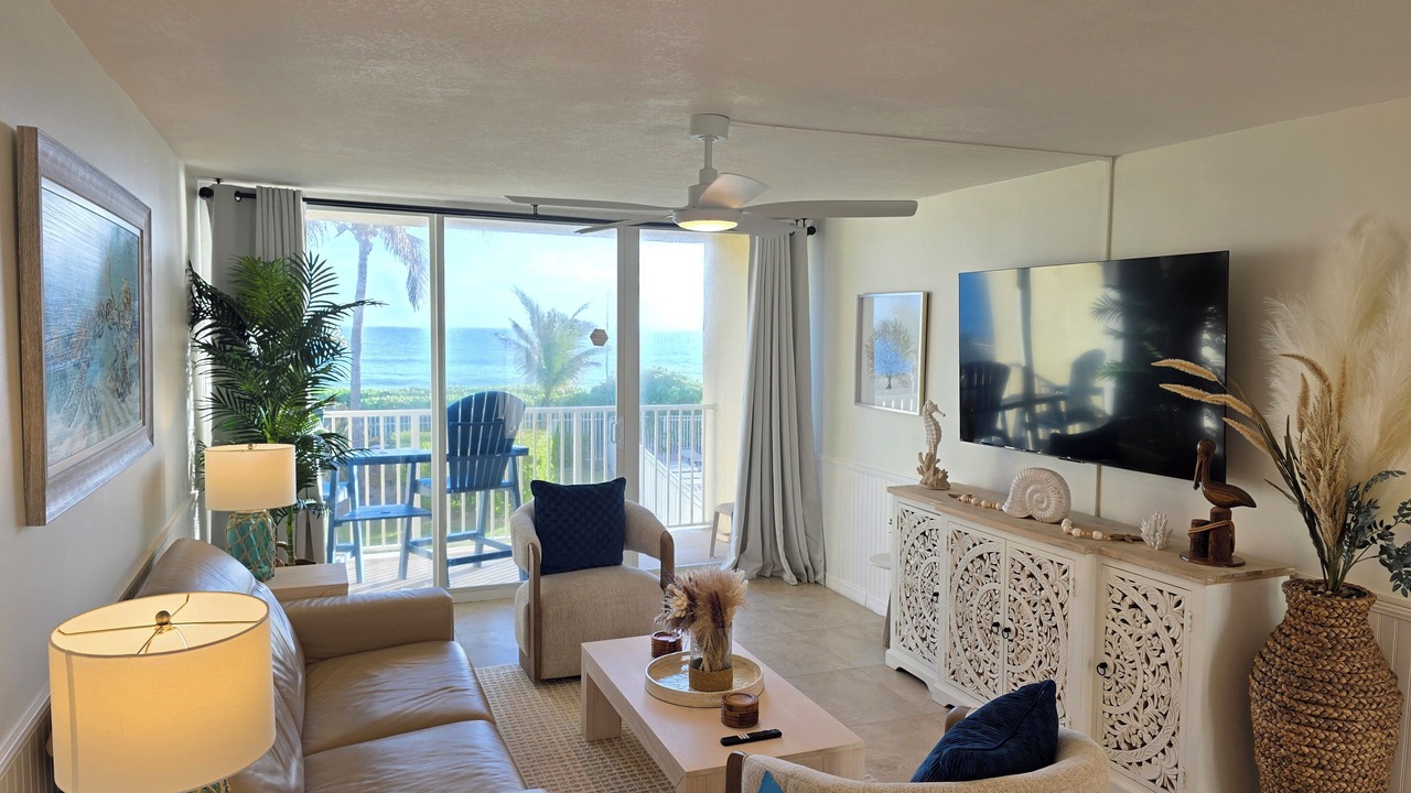 Photo of Livingroom in Hutchinson Island South