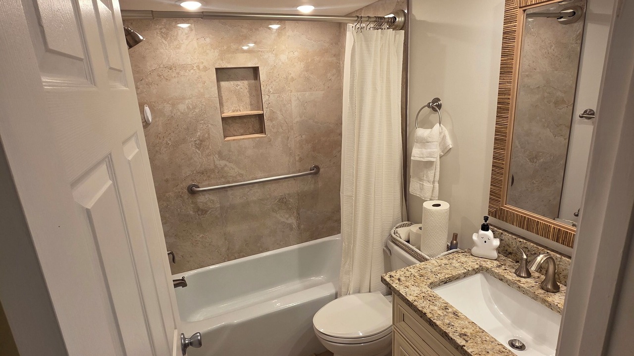 Photo of Bathroom in Hutchinson Island South