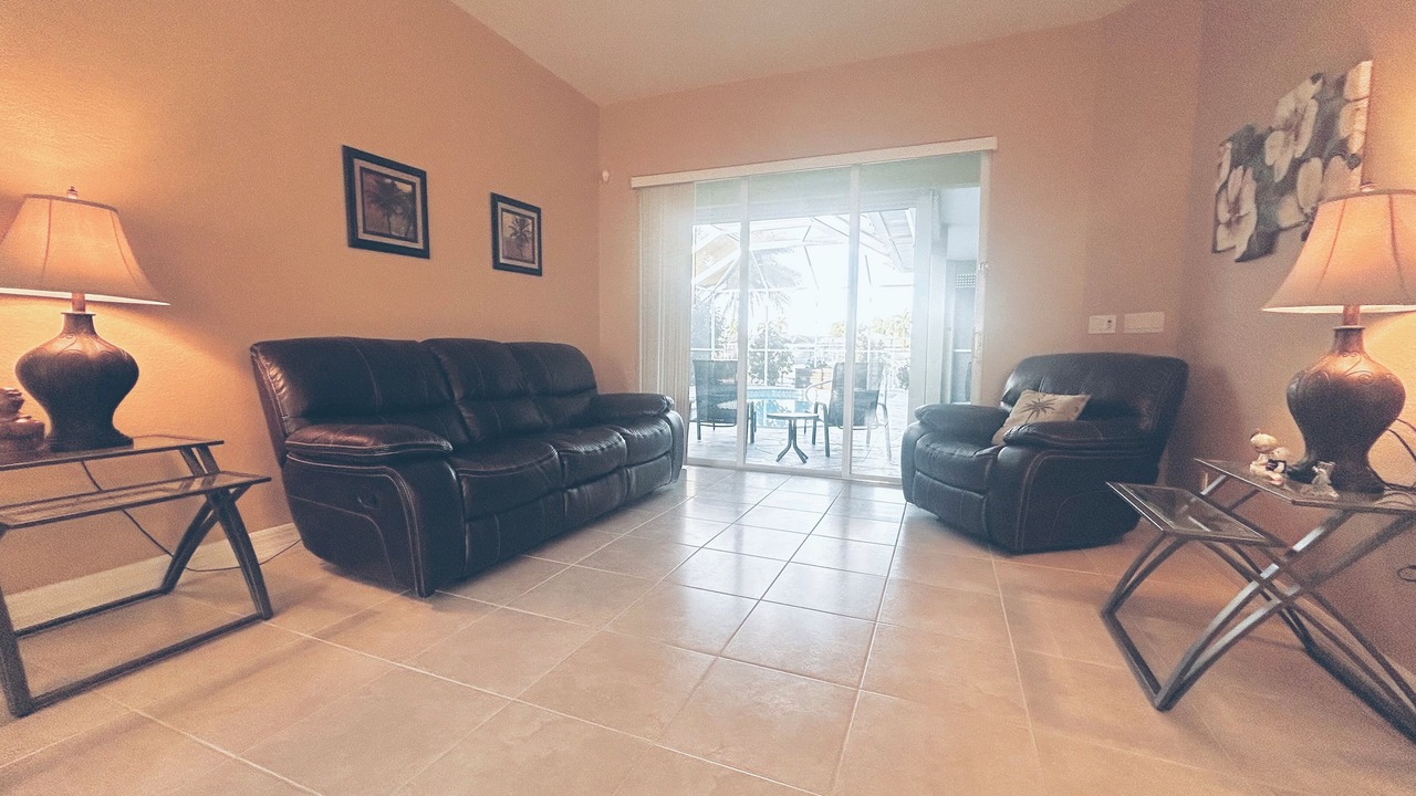 Photo of Livingroom in Yacht Club
