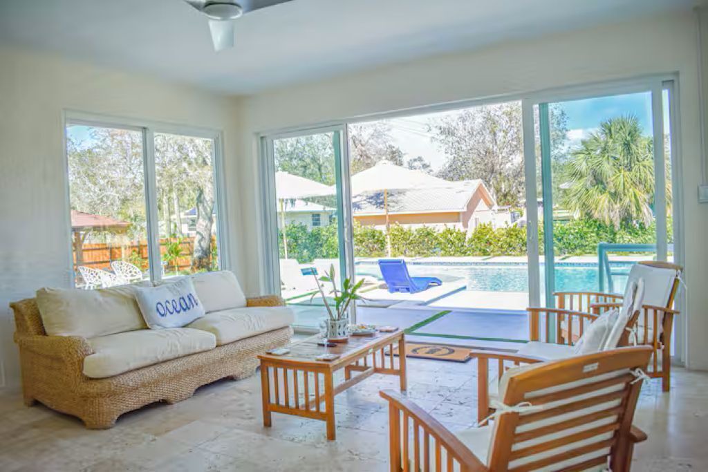 Photo of Livingroom in Bonita Shores