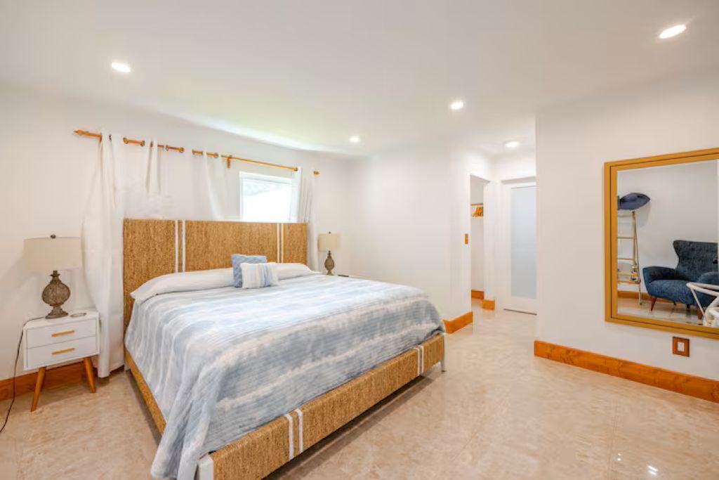 Photo of Bedroom in Bonita Shores