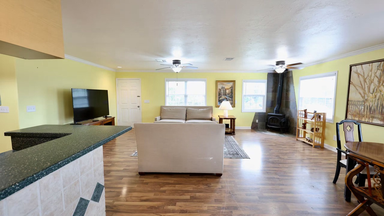 Photo of Livingroom in Saint James City